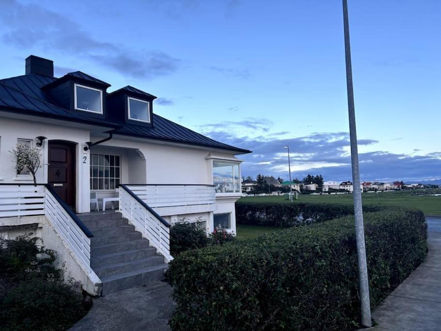 Sea Side 3br In Central With Free Parking Reykjavík